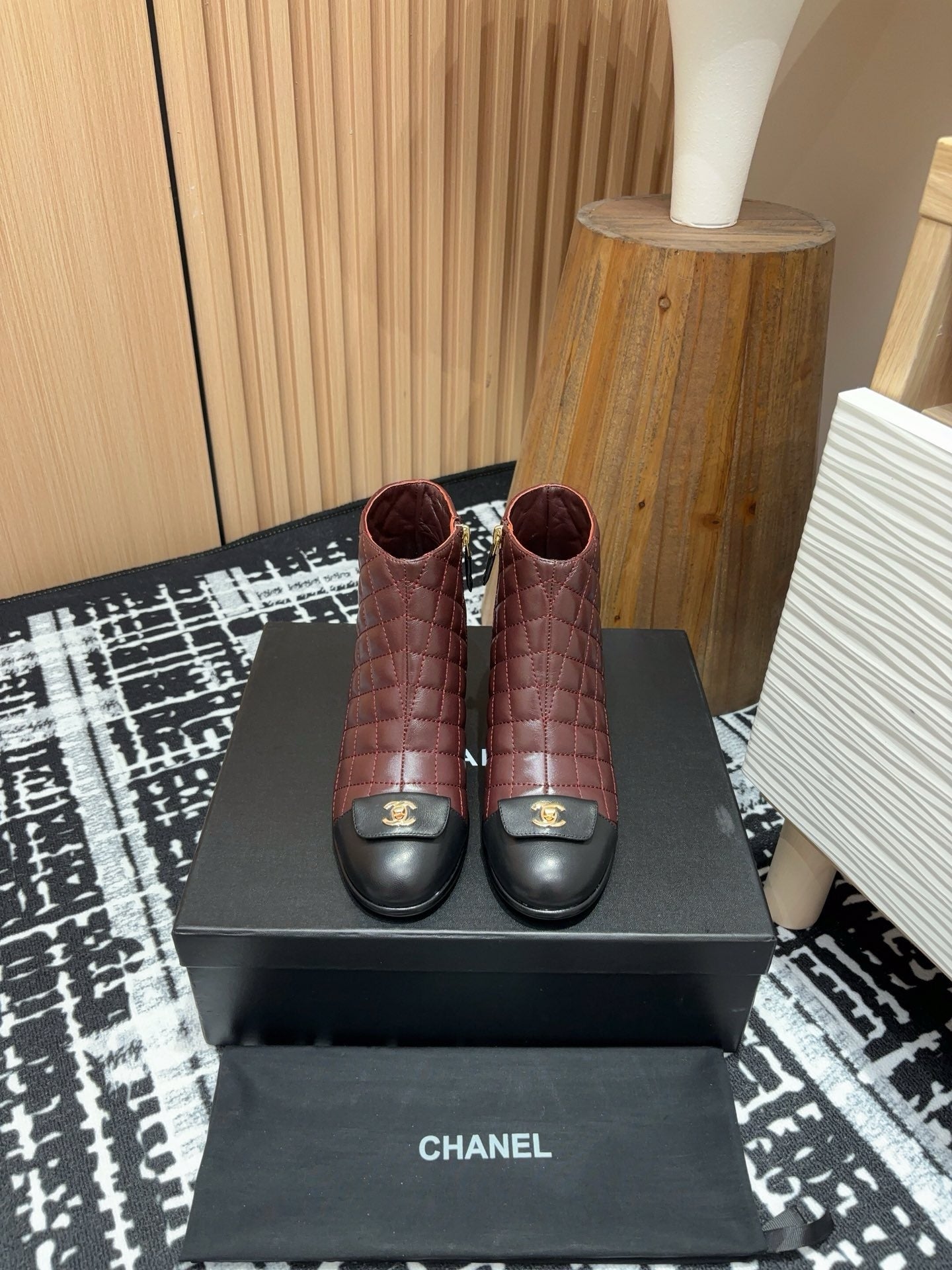 Chanel S24 Kısa Botlar - Glimmer of Luxury