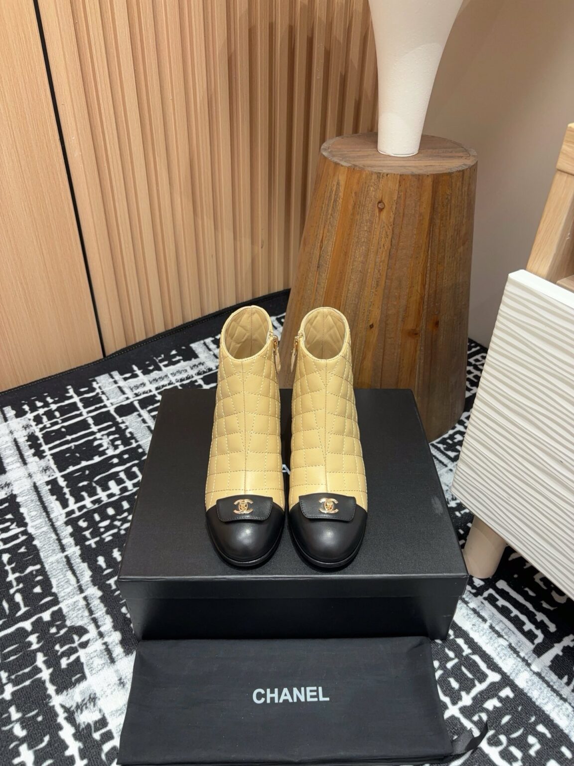 Chanel S24 Kısa Botlar - Glimmer of Luxury