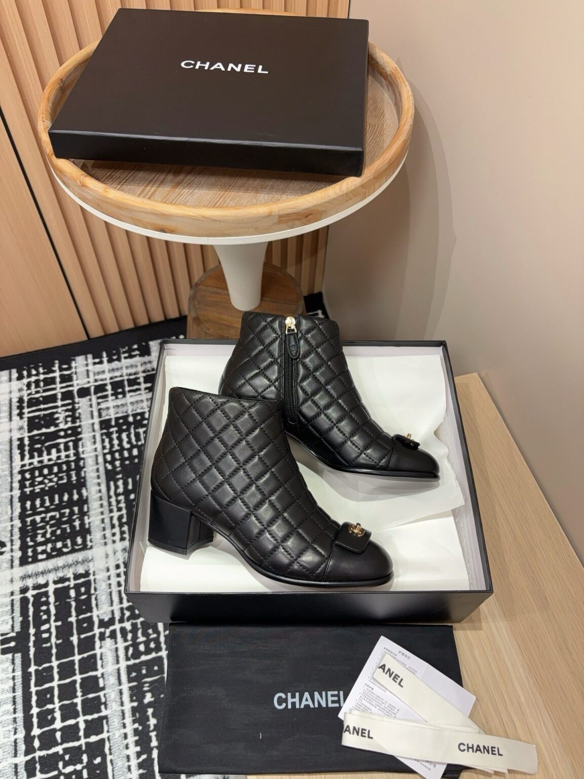 Chanel S24 Kısa Botlar - Glimmer of Luxury