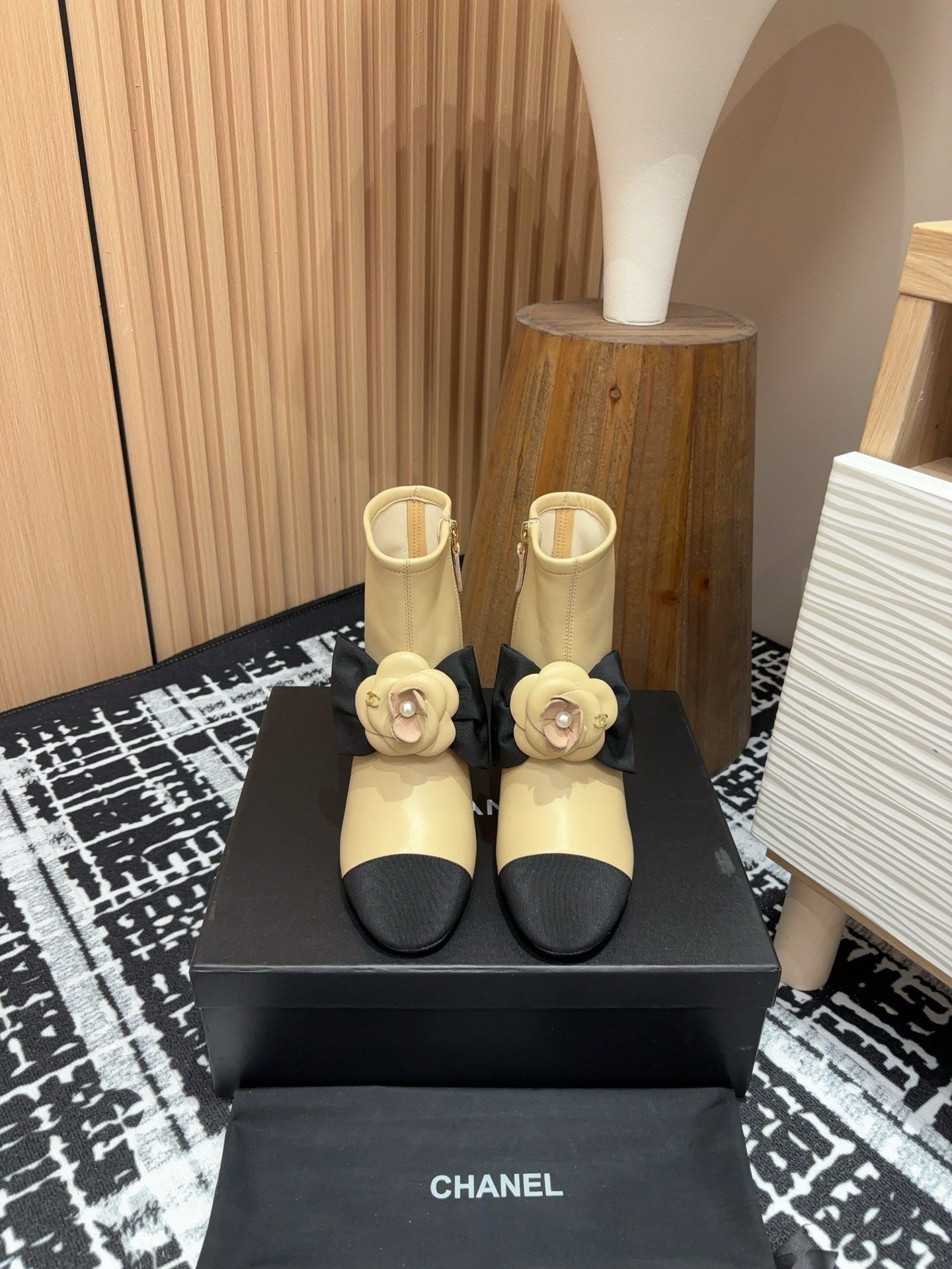 Chanel S24 Kısa Botlar - Glimmer of Luxury