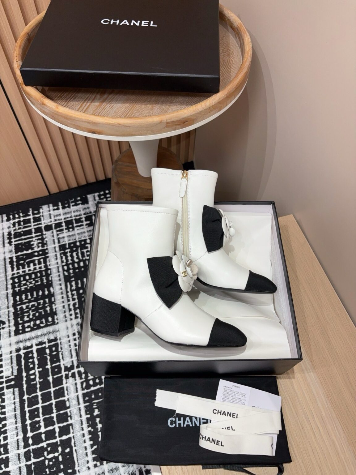 Chanel S24 Kısa Botlar - Glimmer of Luxury