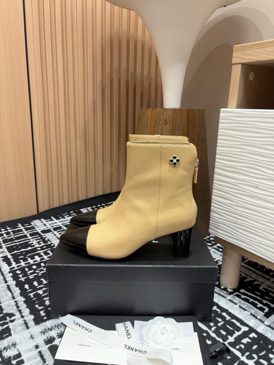 Chanel S24 Kısa Botlar - Glimmer of Luxury