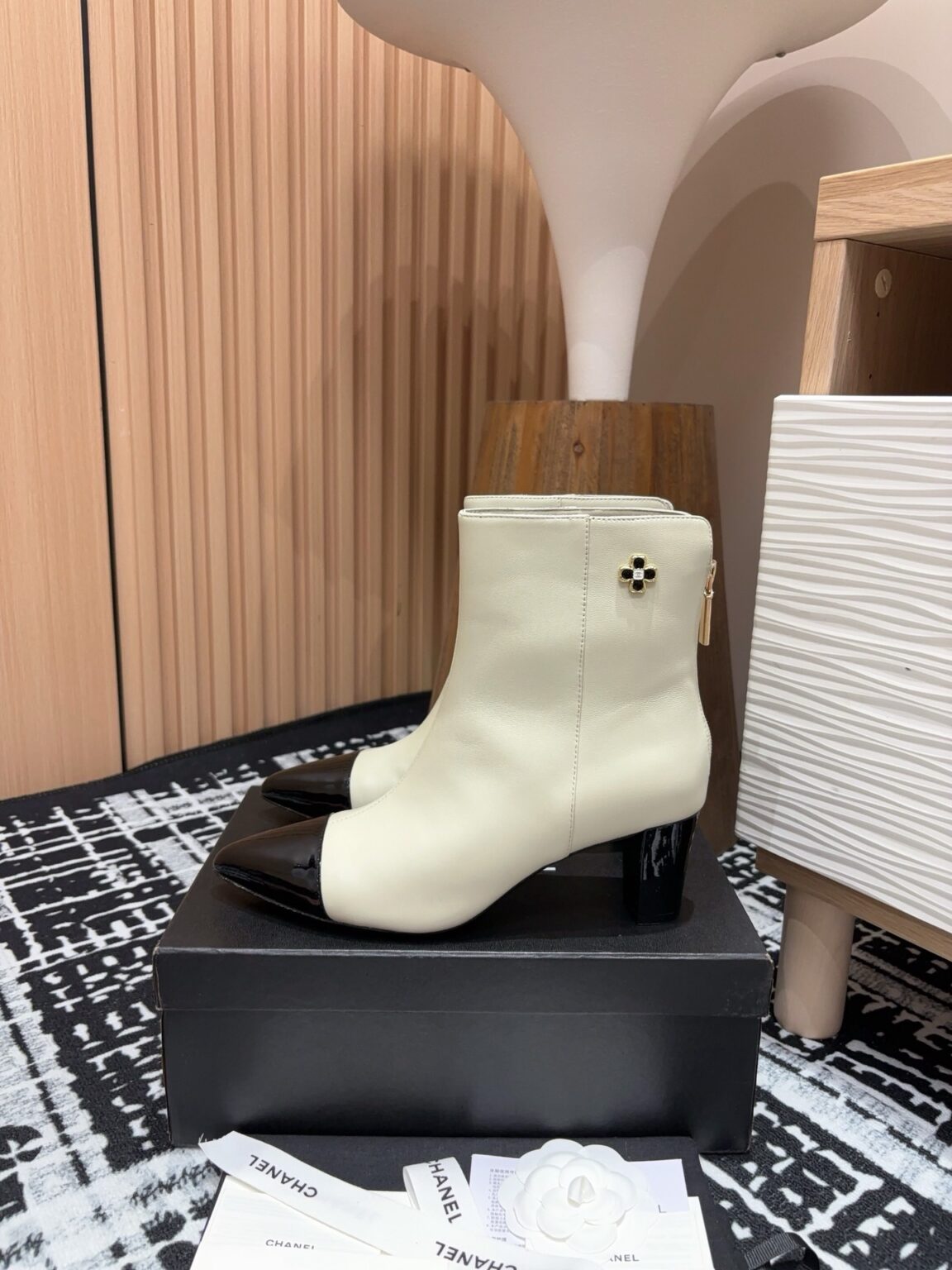 Chanel S24 Kısa Botlar - Glimmer of Luxury