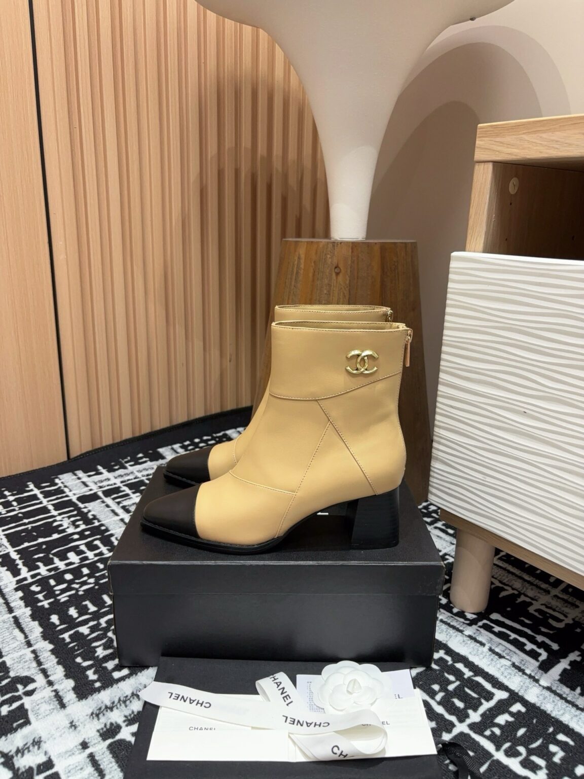 Chanel S24 Kısa Botlar - Glimmer of Luxury