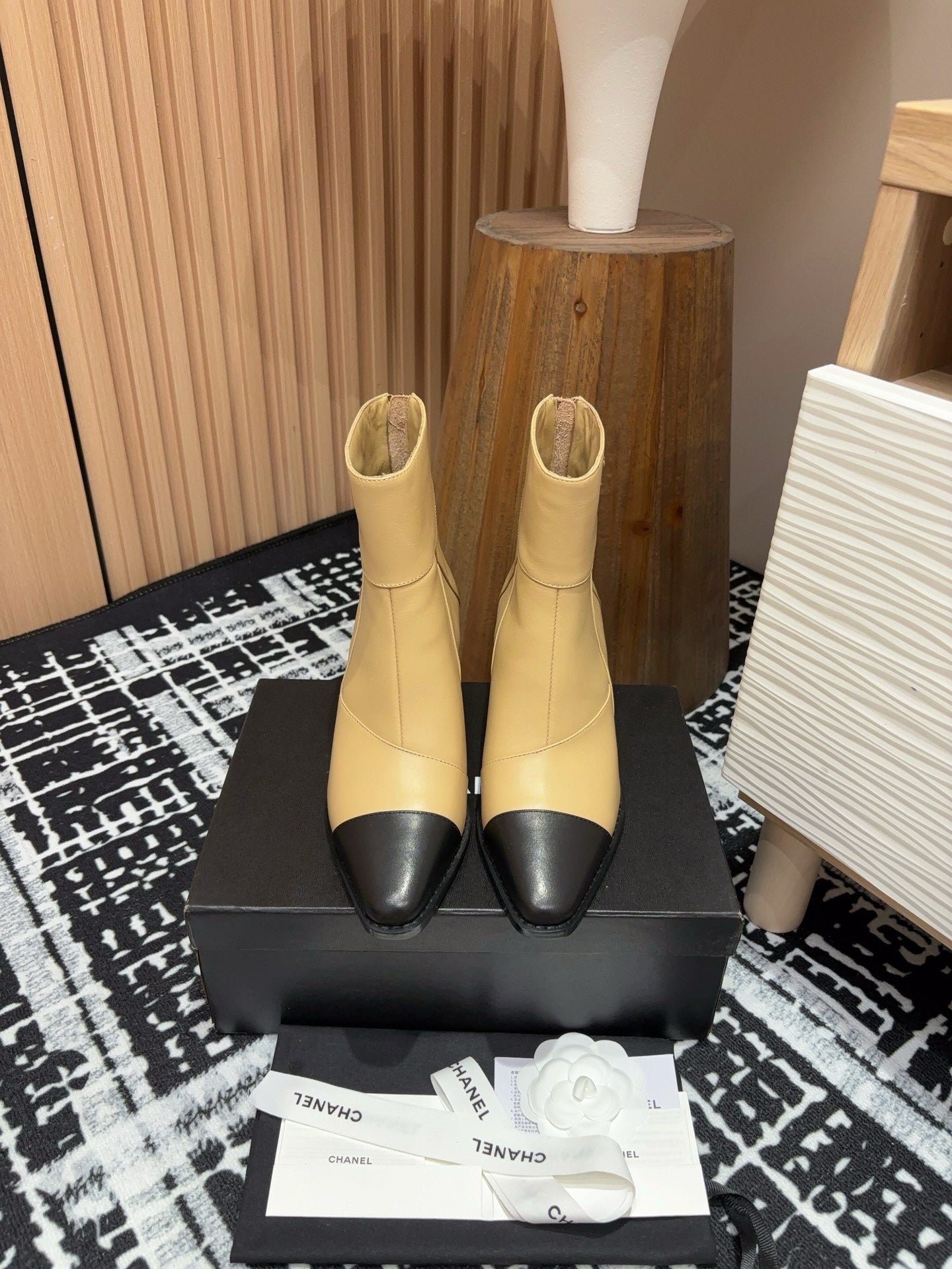 Chanel S24 Kısa Botlar - Glimmer of Luxury