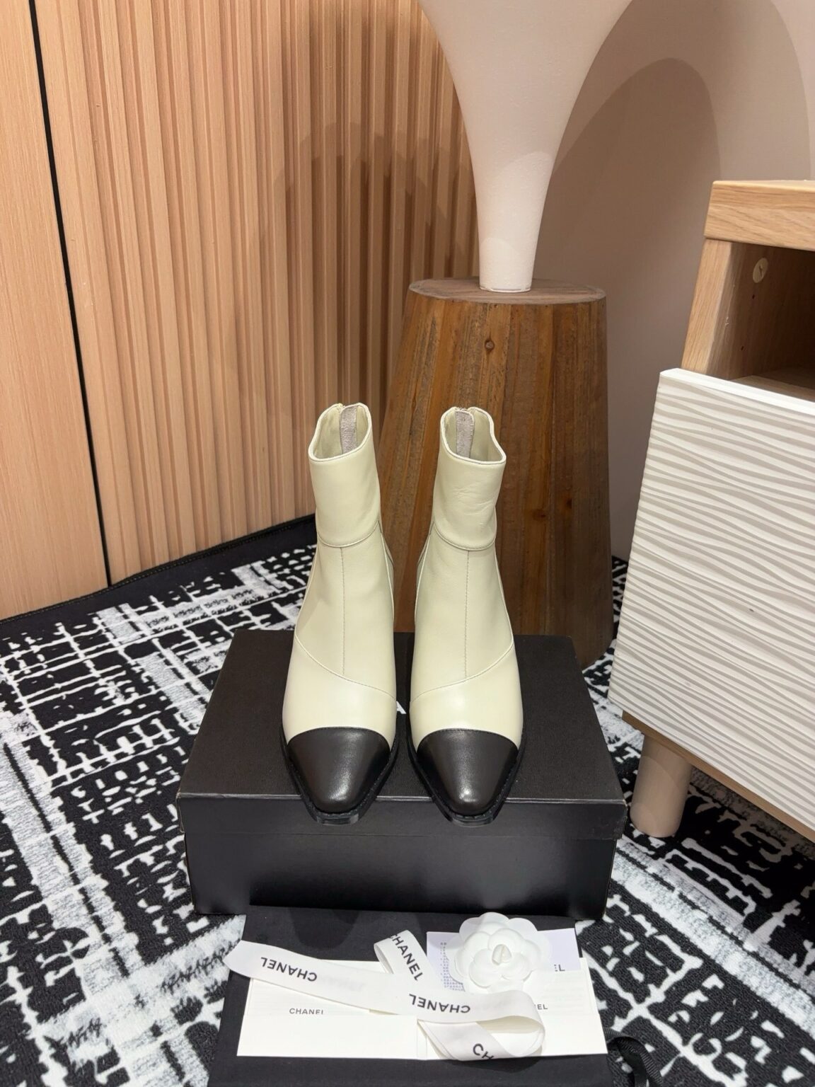 Chanel S24 Kısa Botlar - Glimmer of Luxury