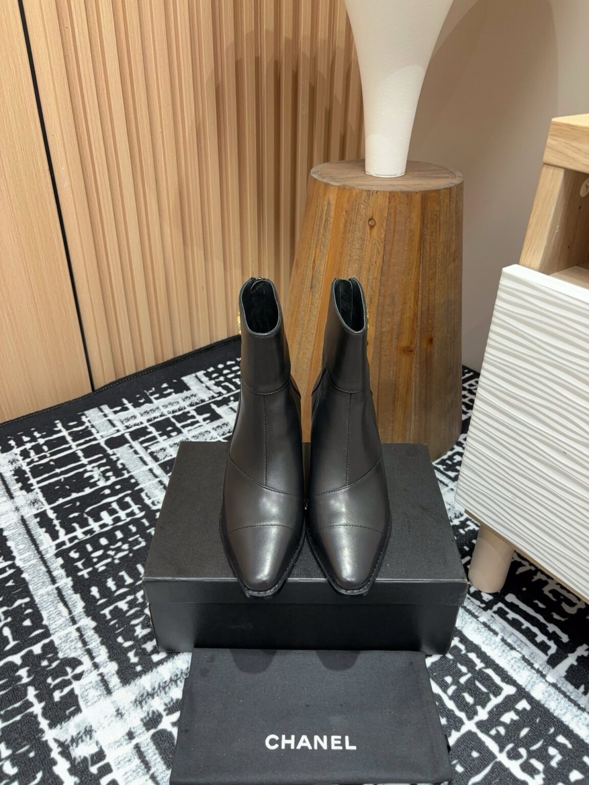 Chanel S24 Kısa Botlar - Glimmer of Luxury