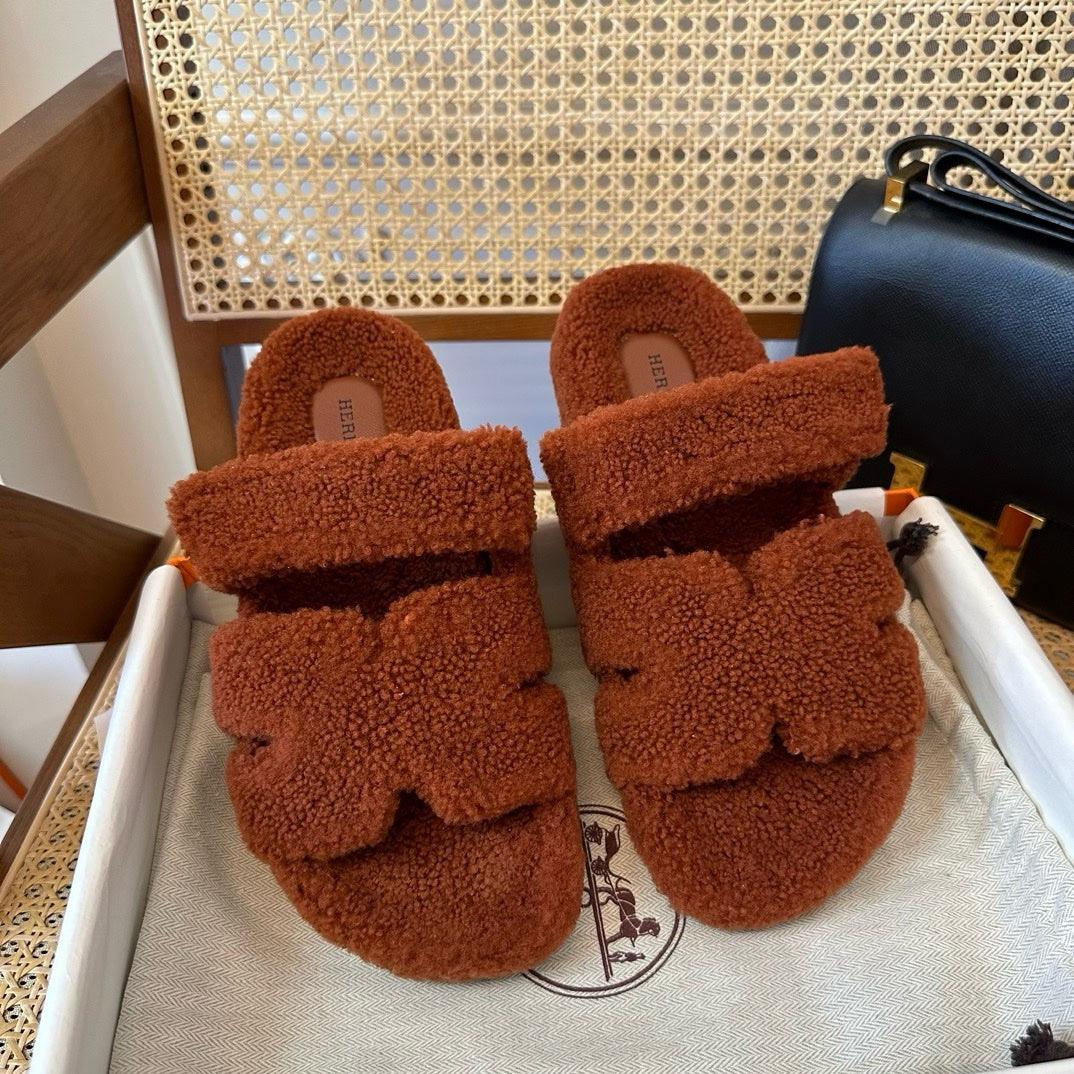 Hermès Chypre Kürk Sandaletler - Glimmer of Luxury