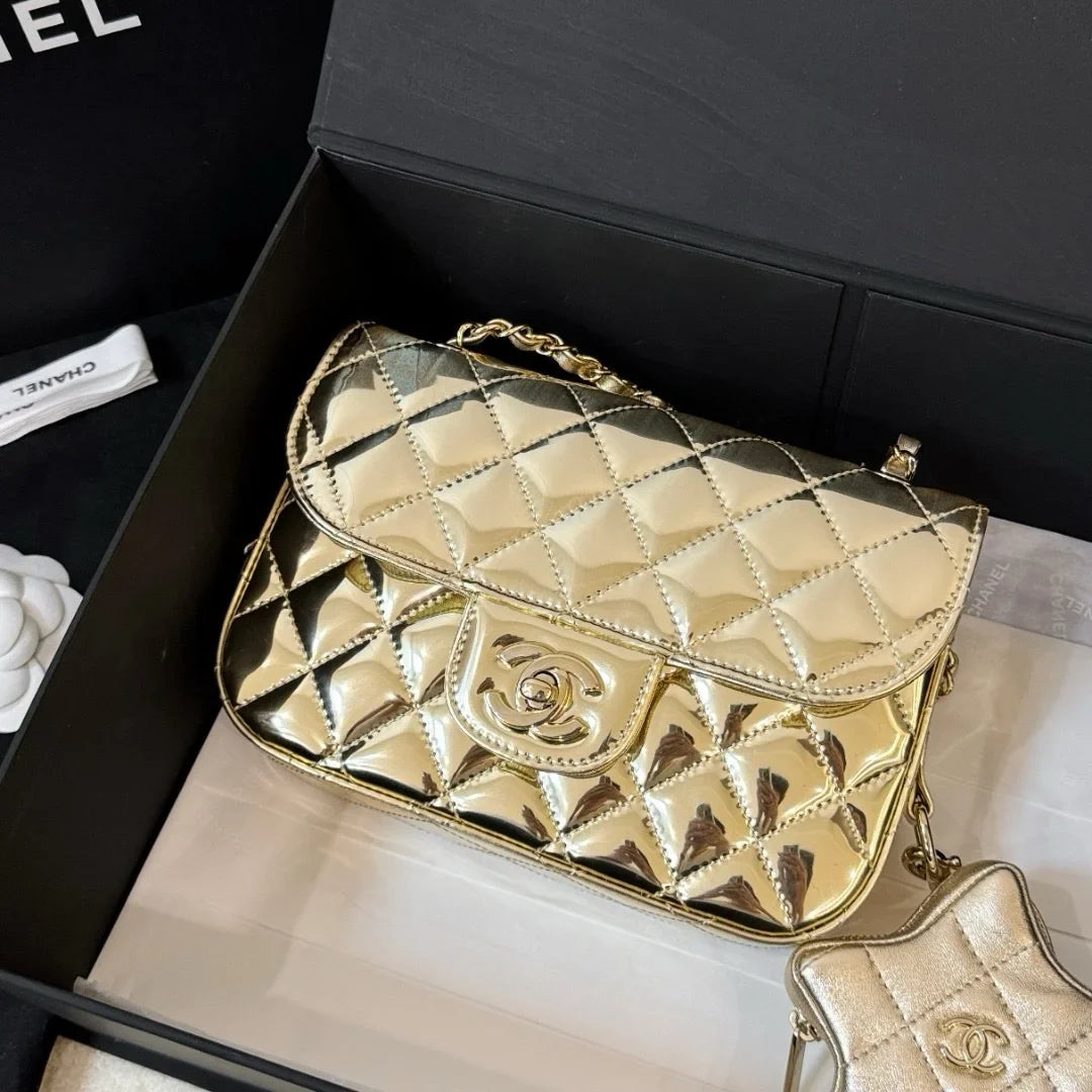 Chanel 24C Metalik Altın Dana Derisi Mini Kapaklı Çanta & Yıldız Bozuk Para Cüzdanı Altın - Glimmer of Luxury