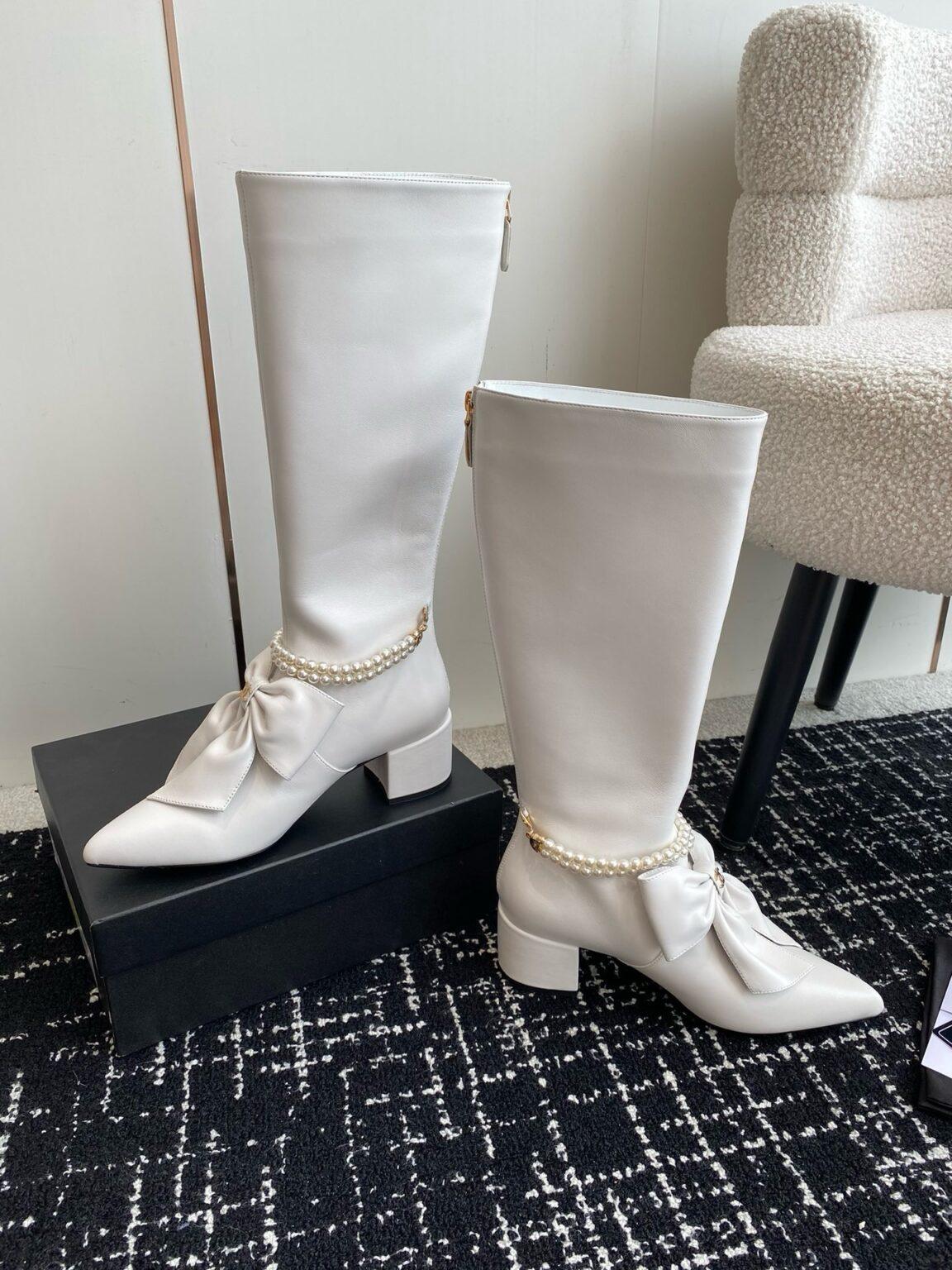 Chanel S24 Uzun Deri Botlar - Glimmer of Luxury