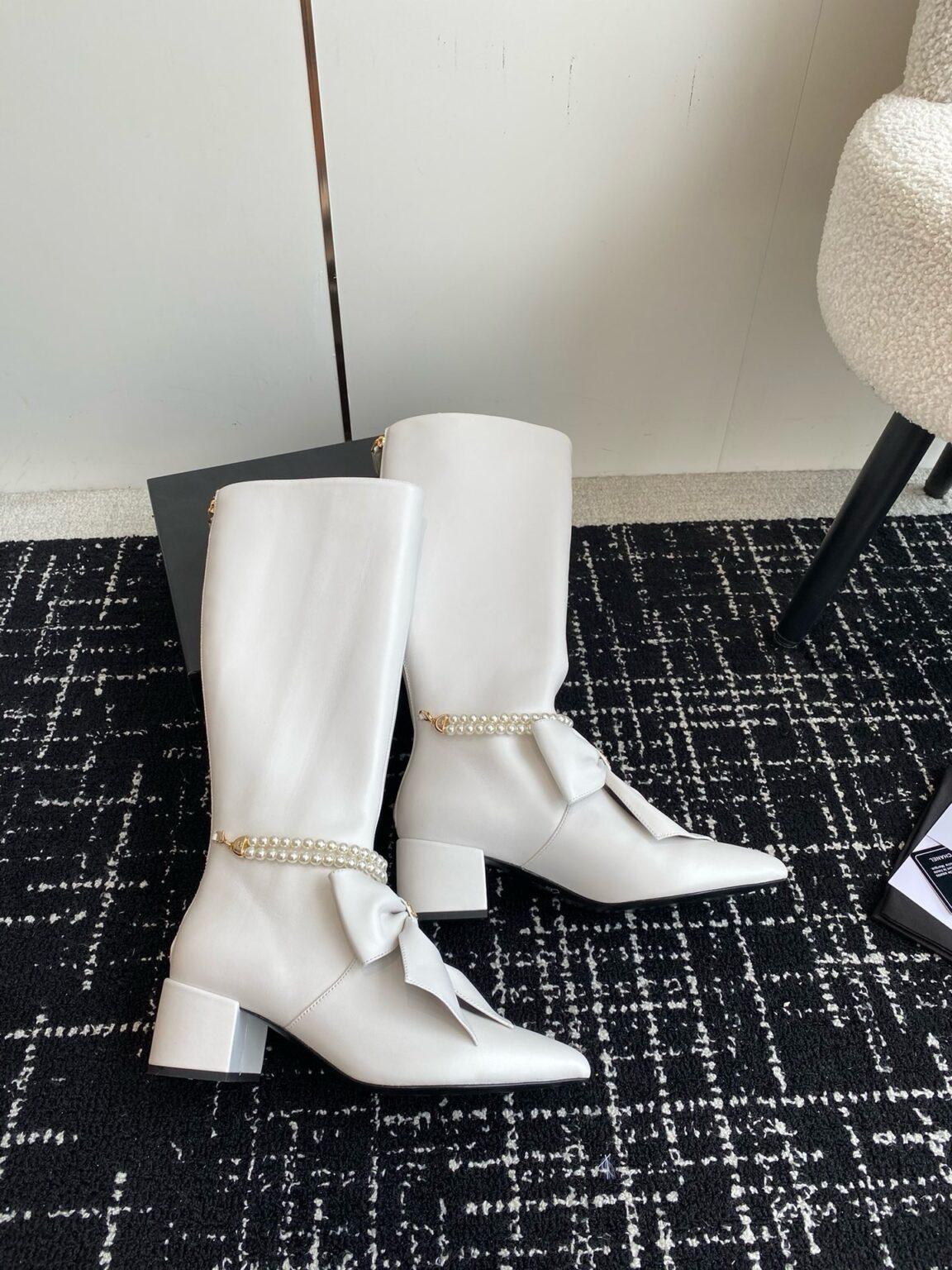 Chanel S24 Uzun Deri Botlar - Glimmer of Luxury