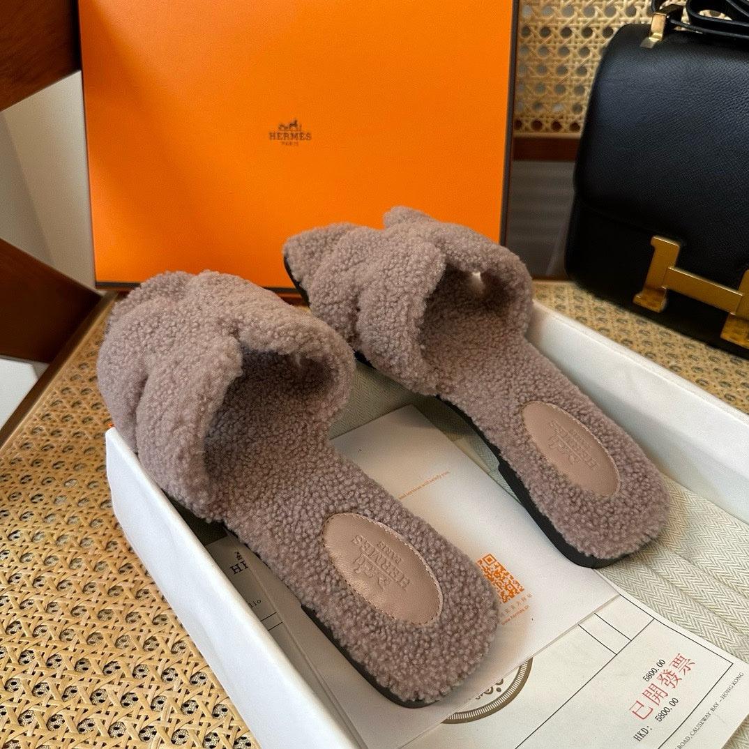 Hermès Oran Sandal Ağacı Kürk Sandalet - Glimmer of Luxury