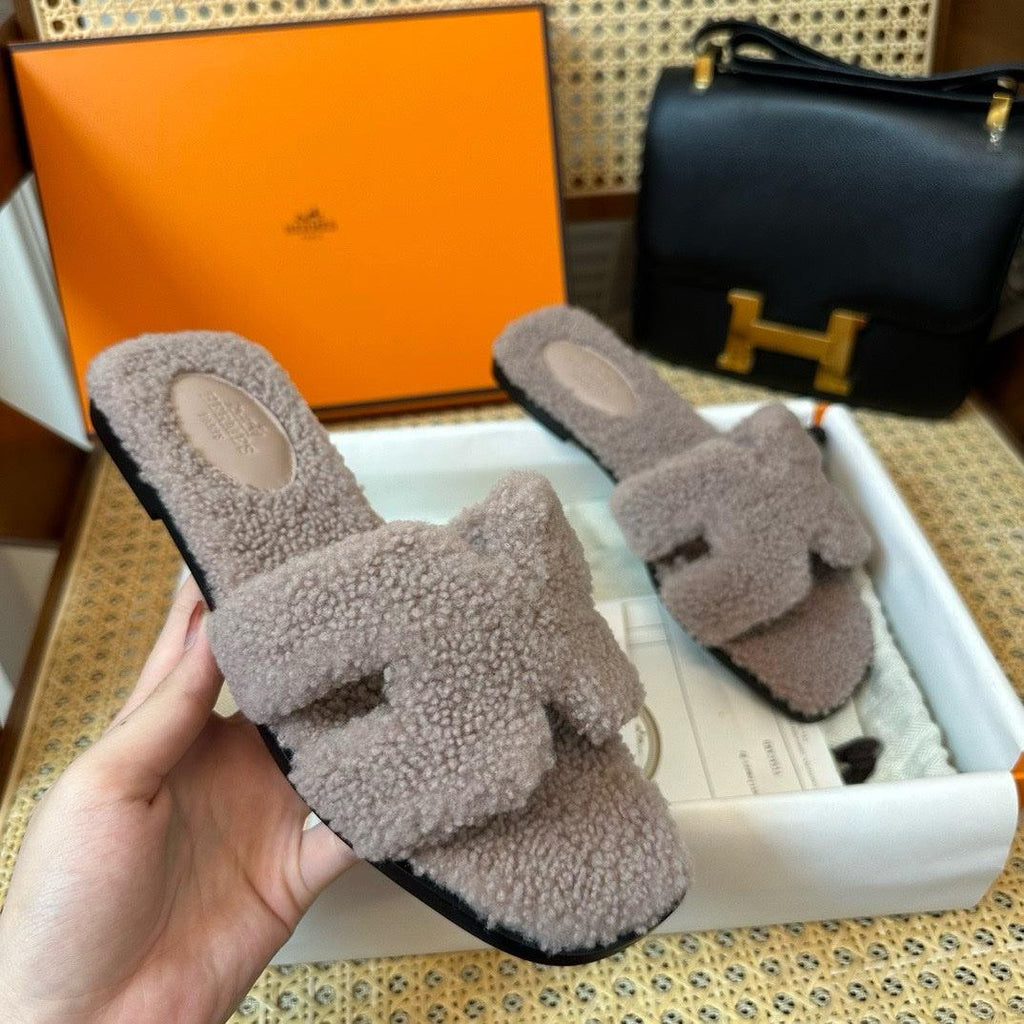 Hermès Oran Sandal Ağacı Kürk Sandalet - Glimmer of Luxury