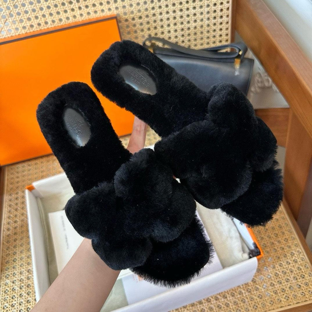 Hermès Oran Siyah Teddy Bear Sandalet - Glimmer of Luxury