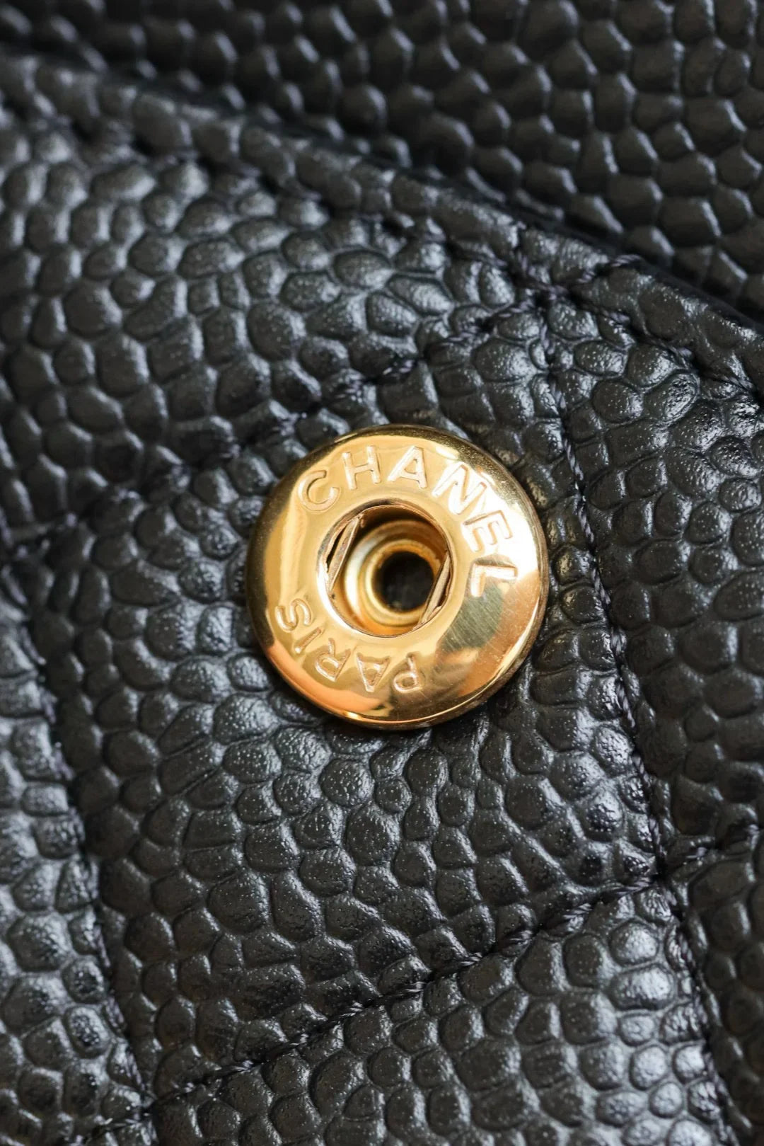 Chanel Klasik Flap Küçük 23cm Havyar Derisi Çanta - Glimmer of Luxury