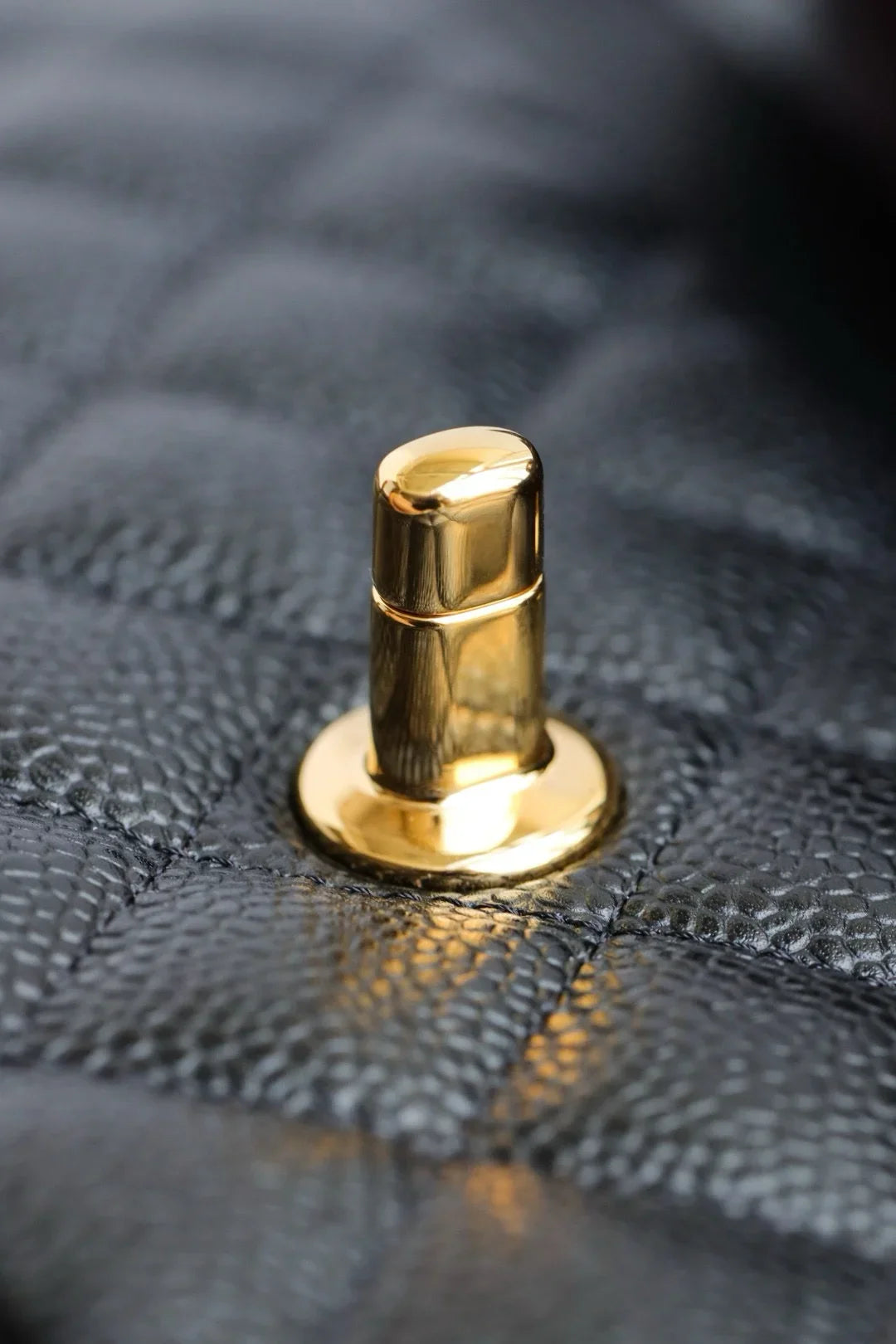 Chanel Klasik Flap Küçük 23cm Havyar Derisi Çanta - Glimmer of Luxury