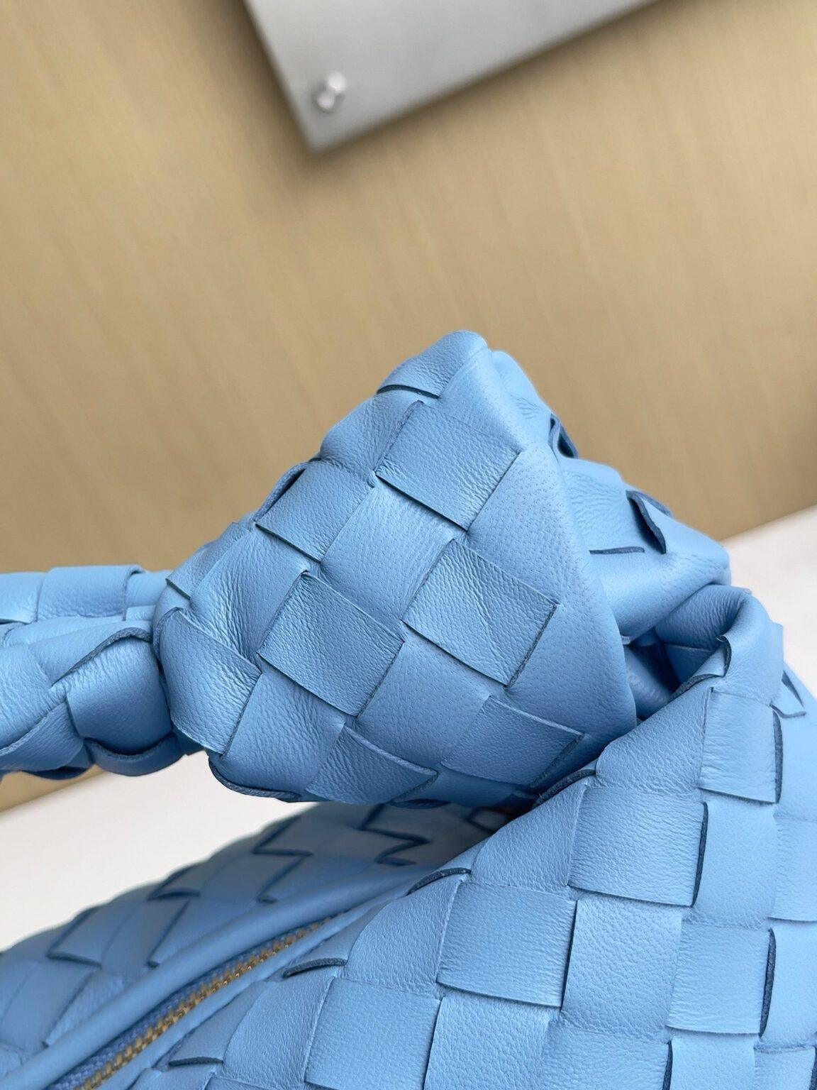 Bottega Veneta Büyük Jodie Çanta - Glimmer of Luxury