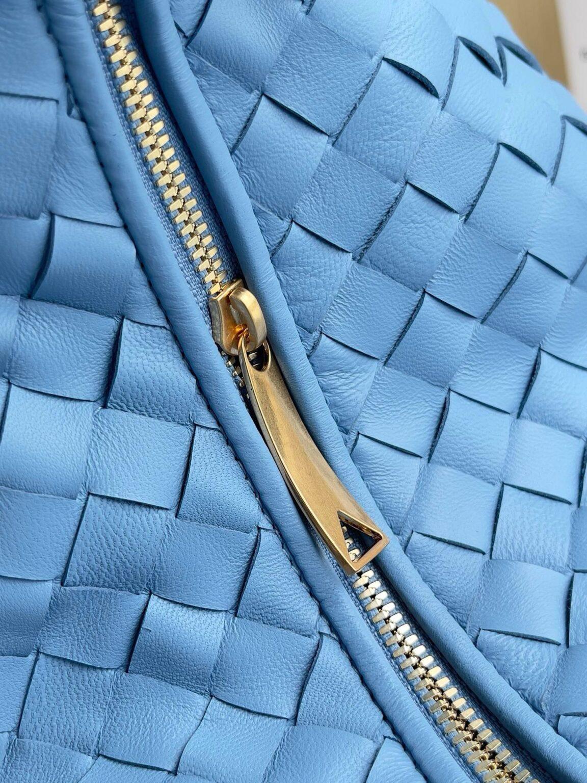 Bottega Veneta Büyük Jodie Çanta - Glimmer of Luxury