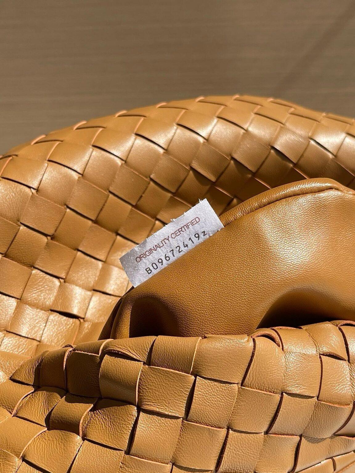 Bottega Veneta Büyük Jodie Çanta - Glimmer of Luxury