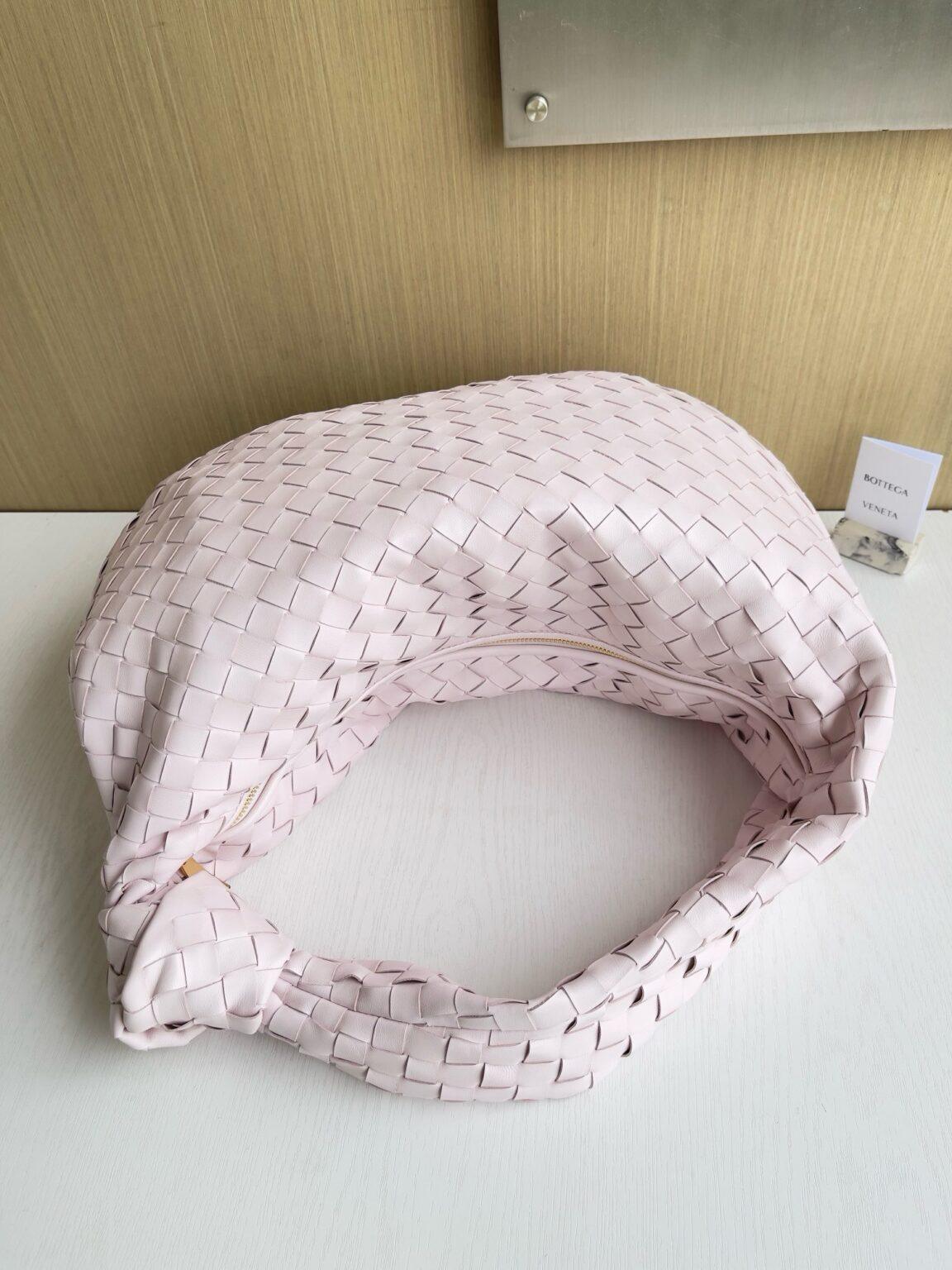 Bottega Veneta Büyük Jodie Çanta - Glimmer of Luxury