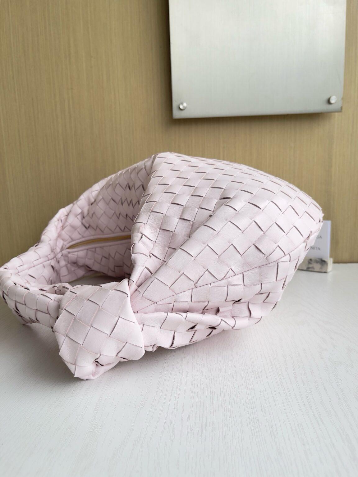 Bottega Veneta Büyük Jodie Çanta - Glimmer of Luxury