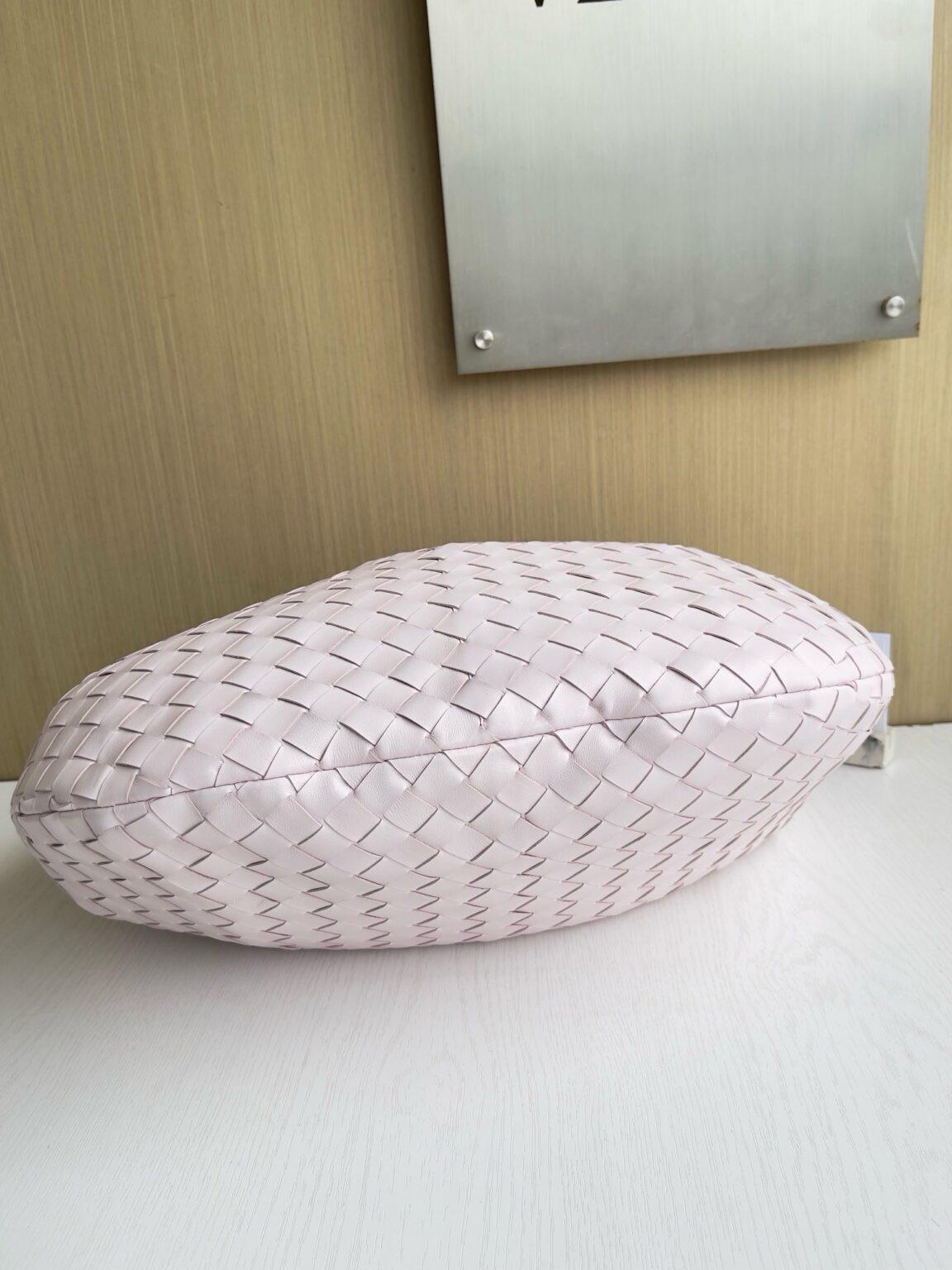 Bottega Veneta Büyük Jodie Çanta - Glimmer of Luxury