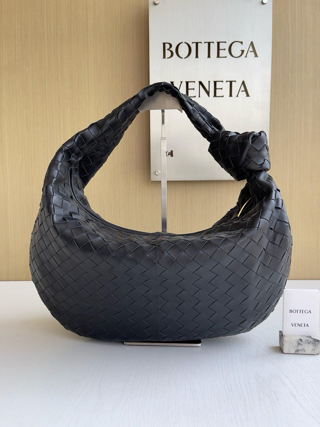 Bottega Veneta Büyük Jodie Çanta - Glimmer of Luxury