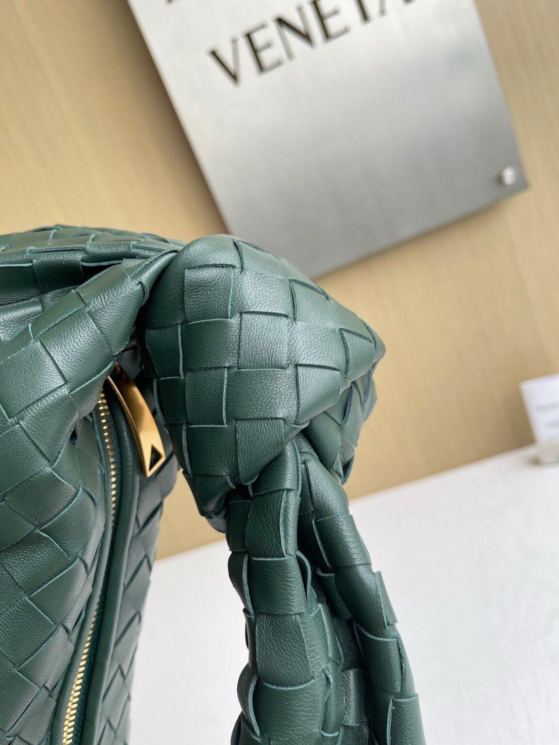 Bottega Veneta Büyük Jodie Çanta - Glimmer of Luxury