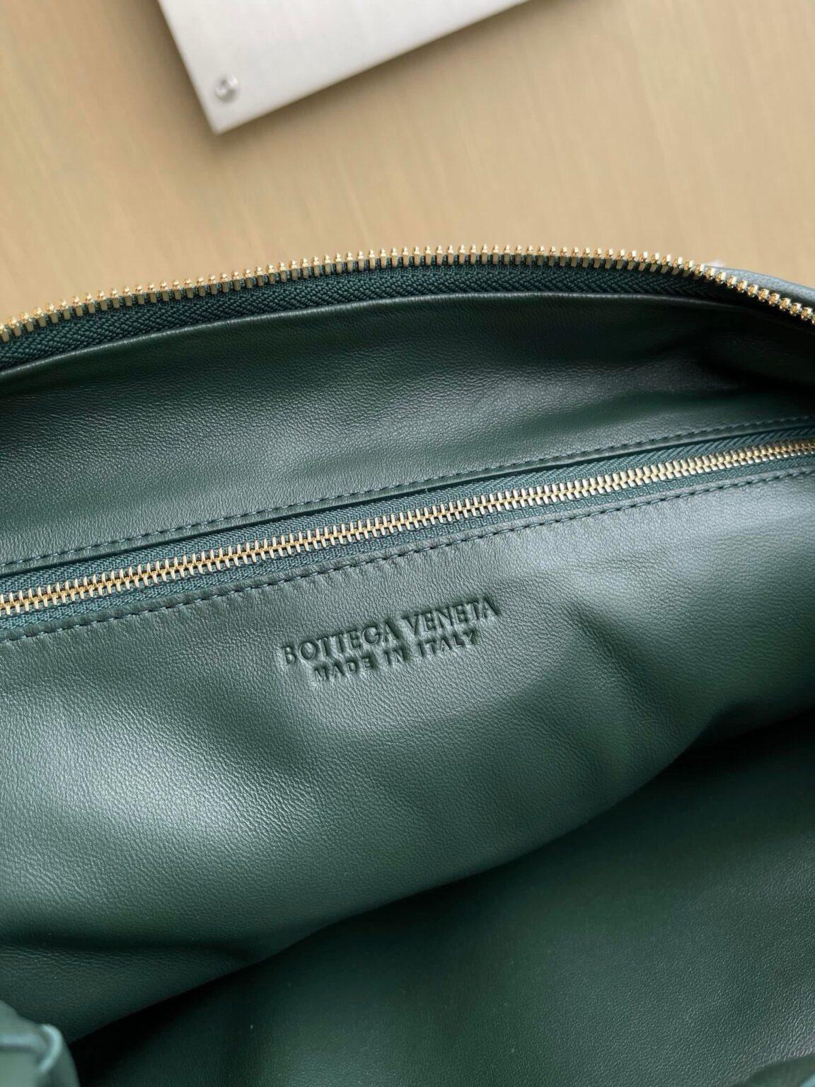 Bottega Veneta Büyük Jodie Çanta - Glimmer of Luxury