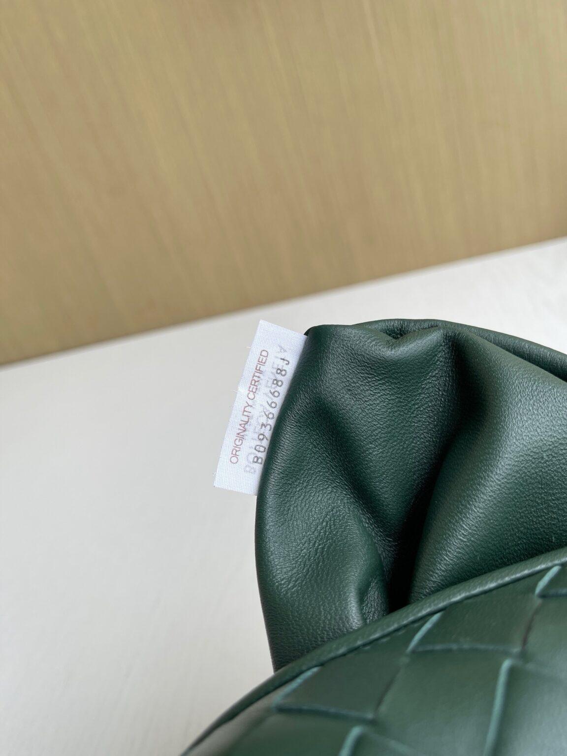 Bottega Veneta Büyük Jodie Çanta - Glimmer of Luxury