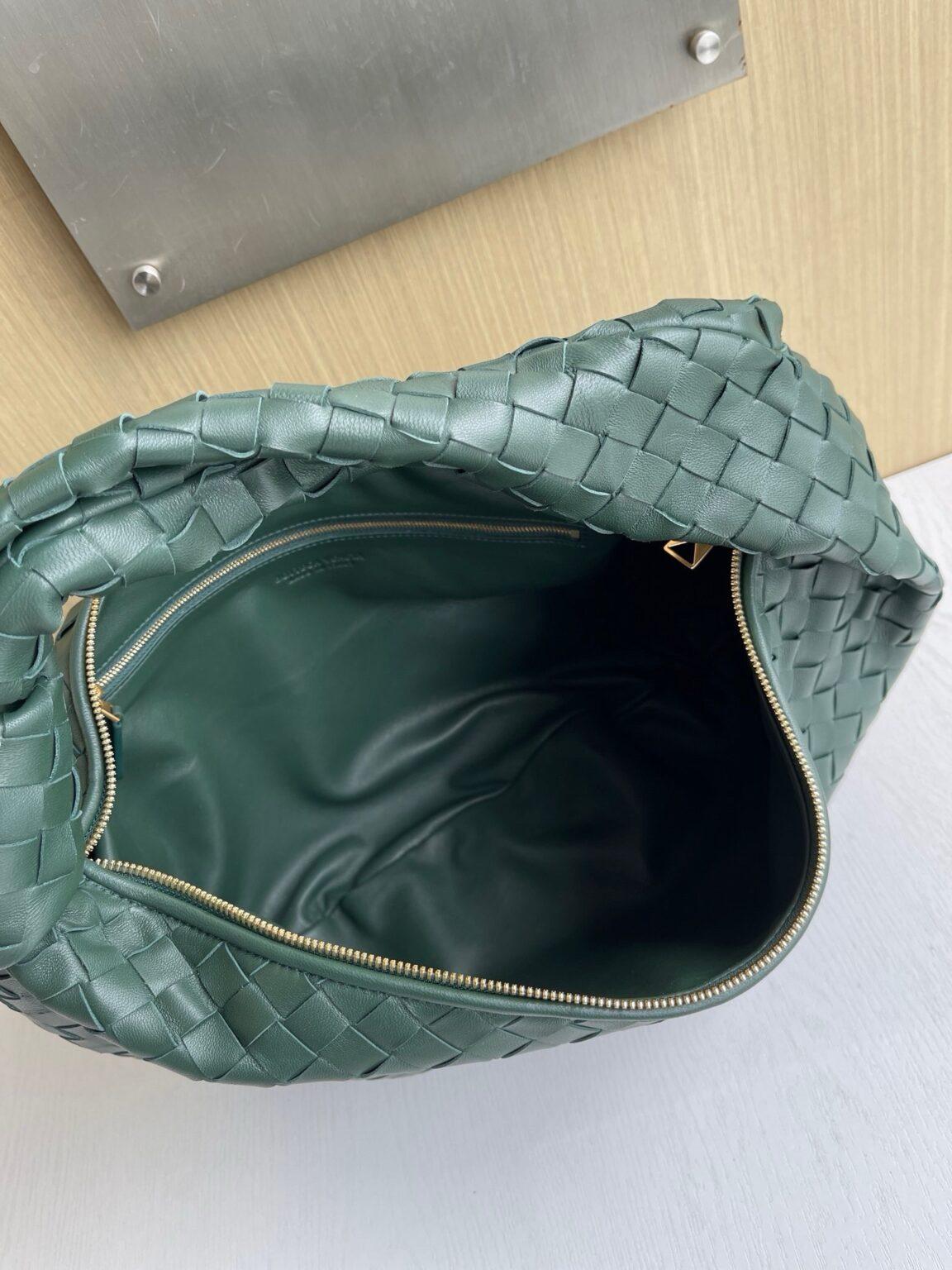 Bottega Veneta Büyük Jodie Çanta - Glimmer of Luxury
