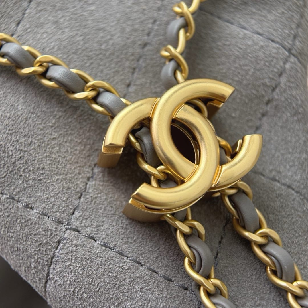 Chanel 25C Büyük Boy Hobo Seyahat Çantası - Glimmer of Luxury