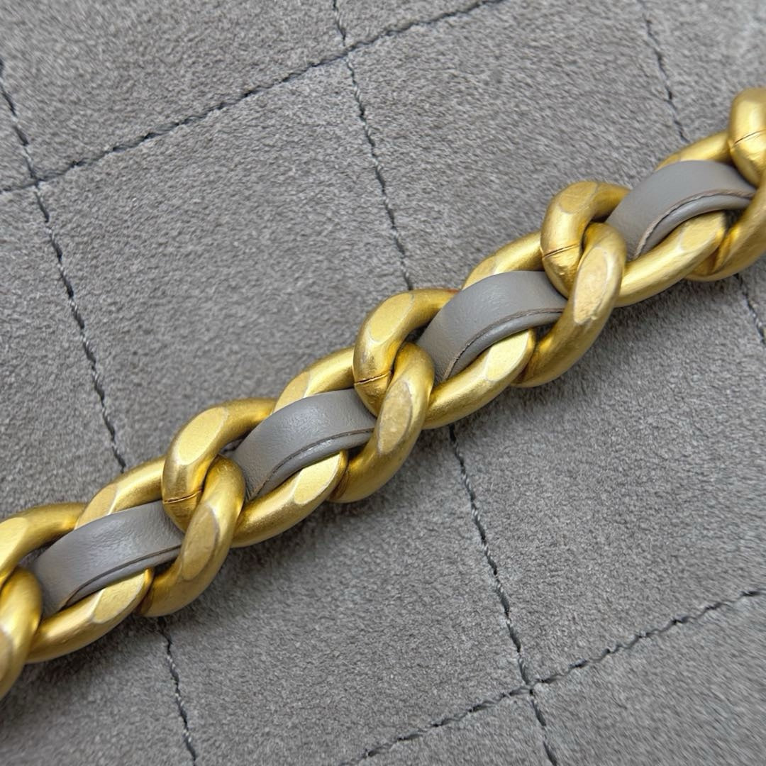 Chanel 25C Büyük Boy Hobo Seyahat Çantası - Glimmer of Luxury