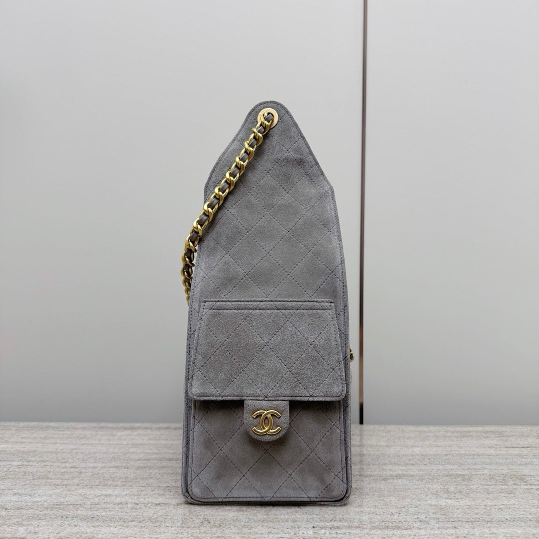 Chanel 25C Büyük Boy Hobo Seyahat Çantası - Glimmer of Luxury