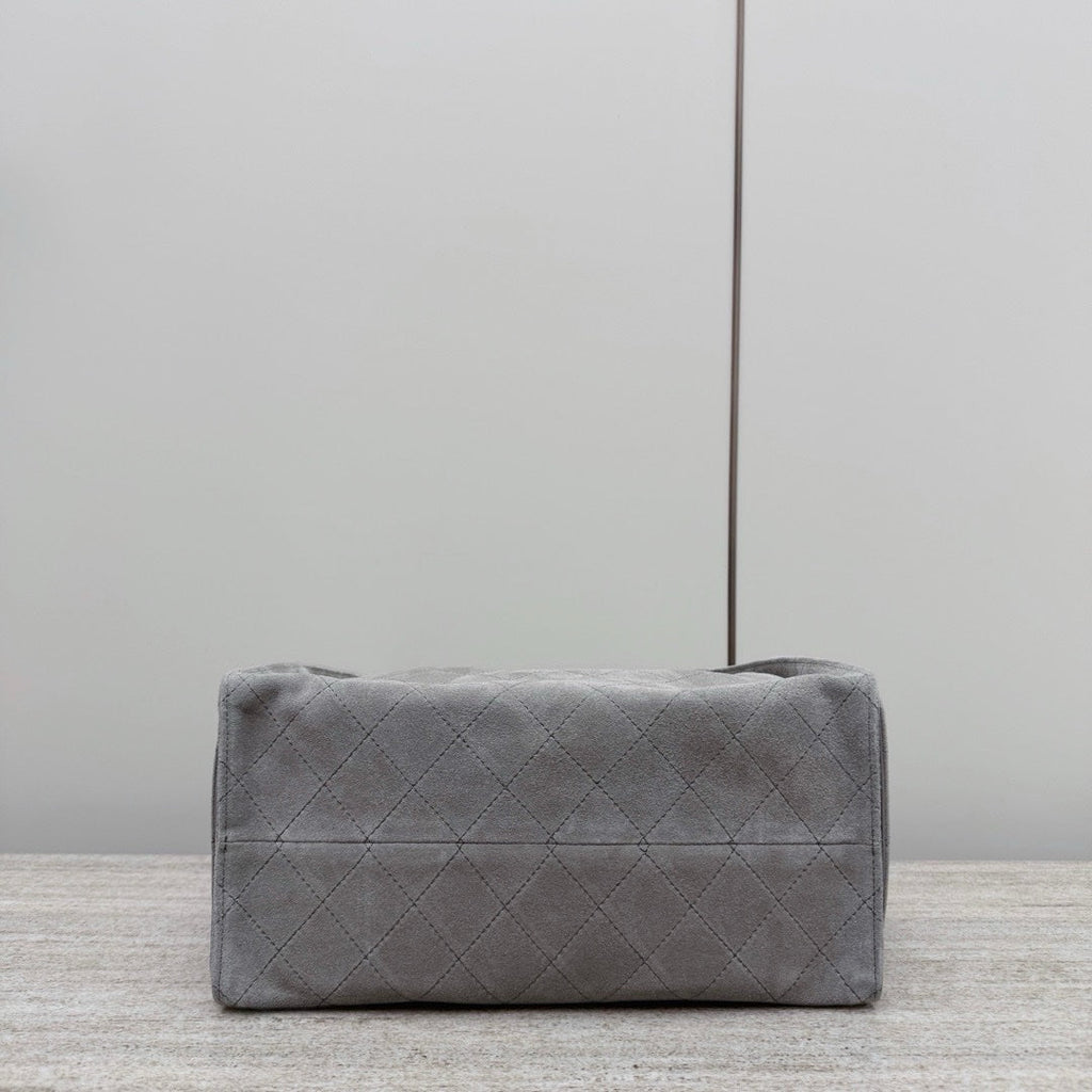 Chanel 25C Büyük Boy Hobo Seyahat Çantası - Glimmer of Luxury