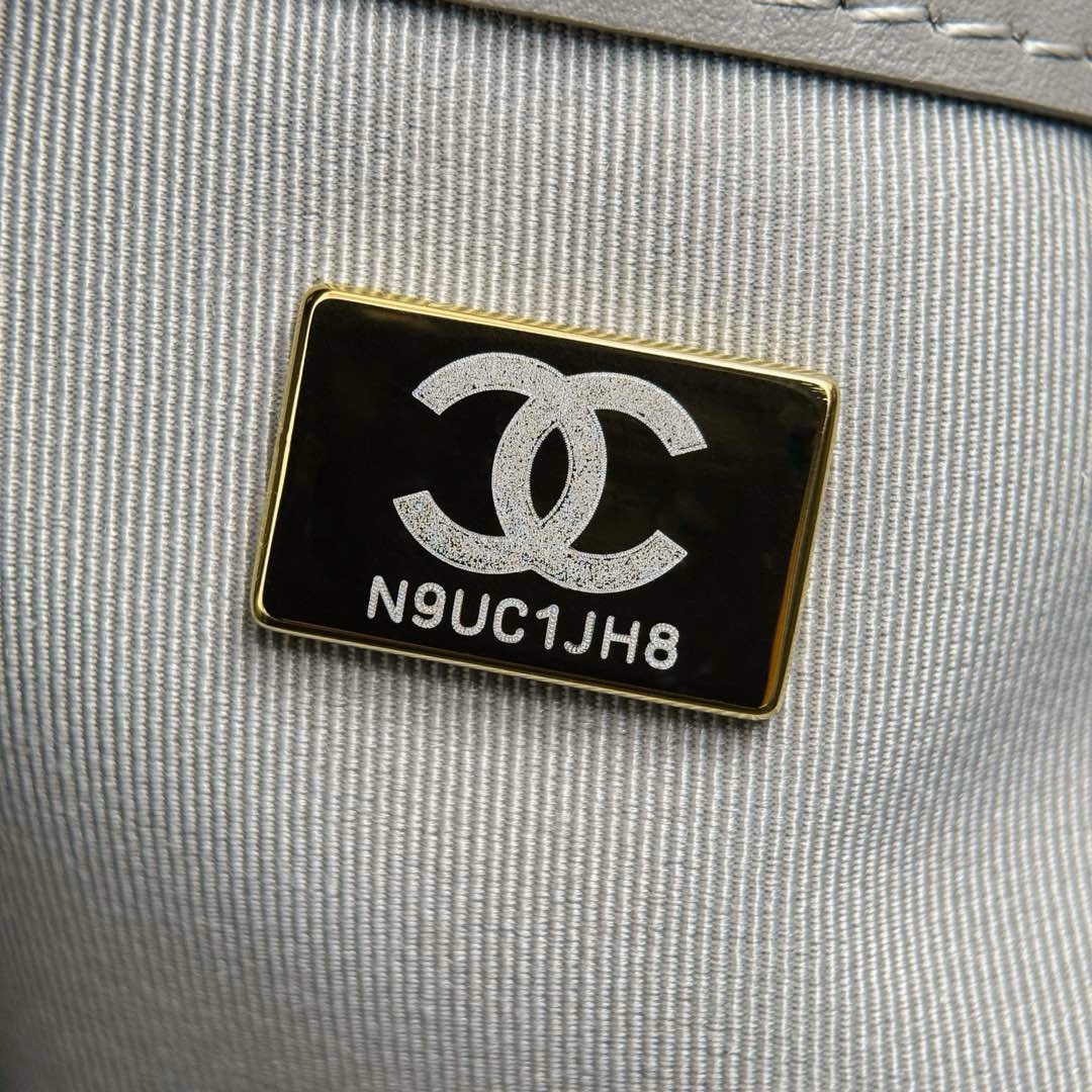 Chanel 25C Orta Boy Hobo Seyahat Çantası - Glimmer of Luxury