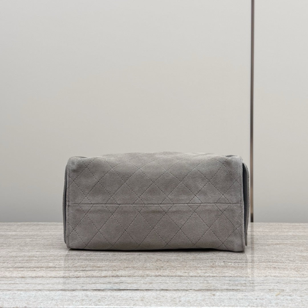 Chanel 25C Orta Boy Hobo Seyahat Çantası - Glimmer of Luxury