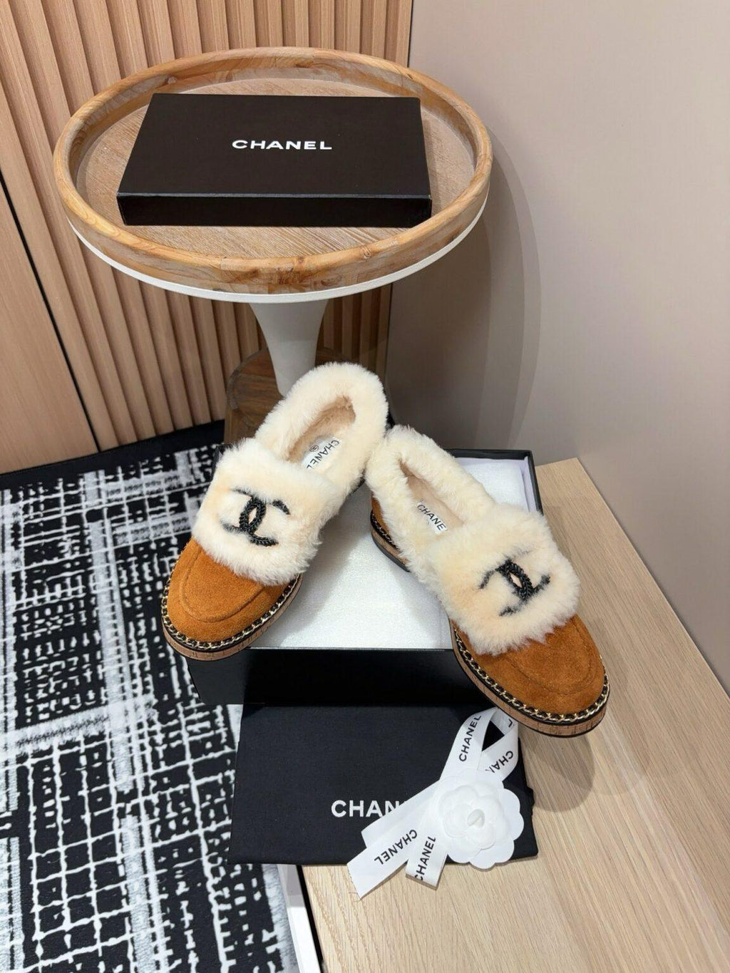 Chanel S24 Kürklü Mokasen - Glimmer of Luxury