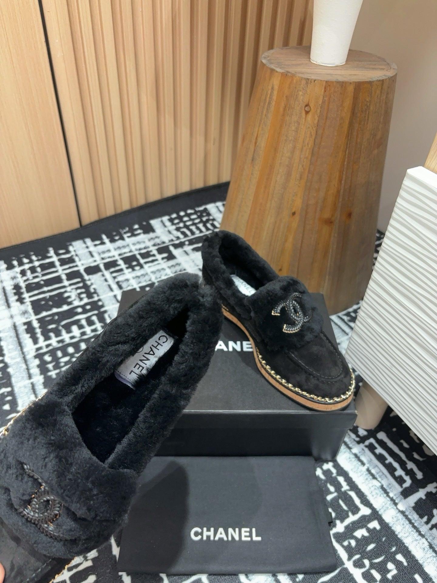 Chanel S24/25 Kürklü Mokasen - Glimmer of Luxury