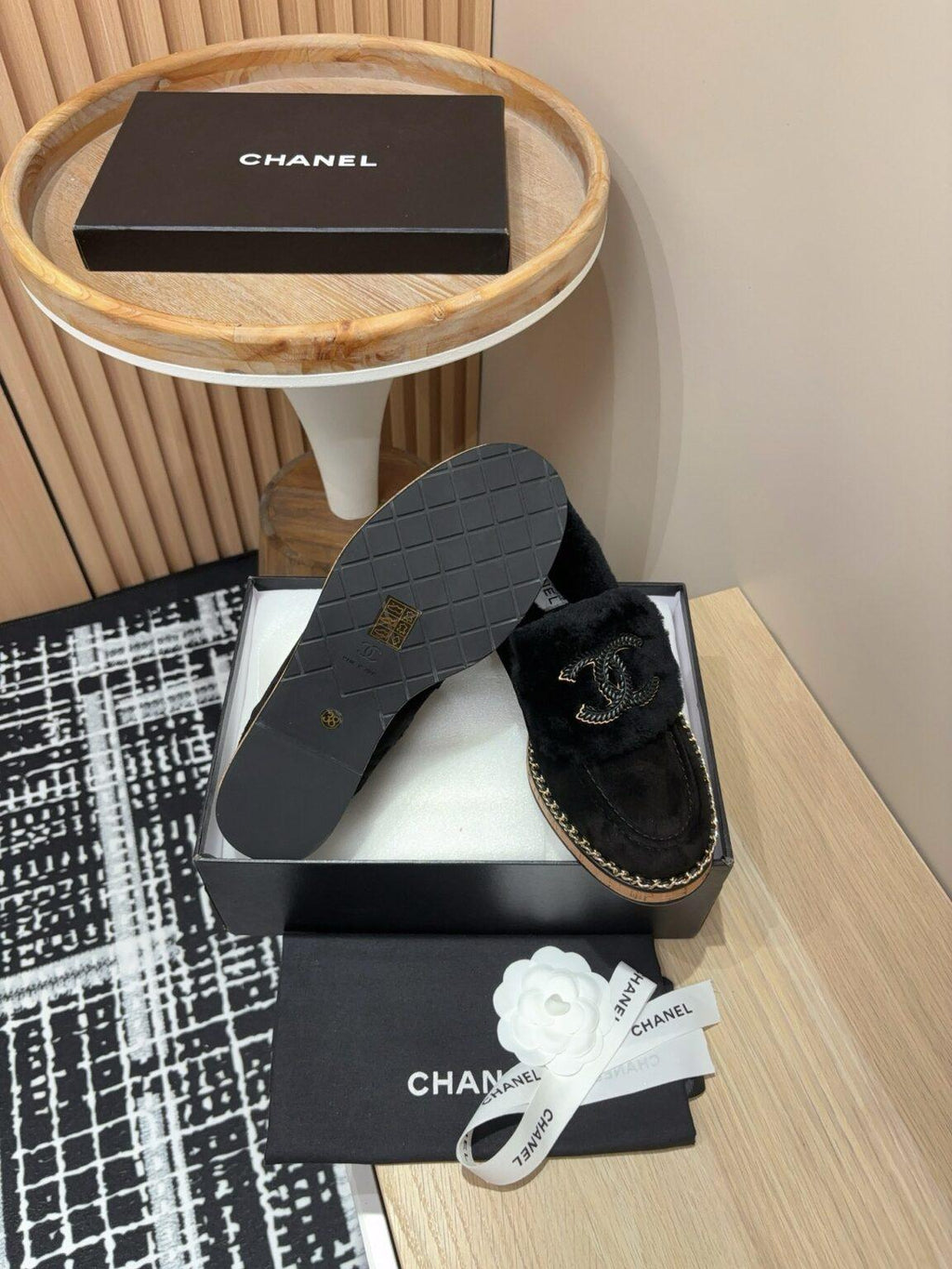 Chanel S24/25 Kürklü Mokasen - Glimmer of Luxury