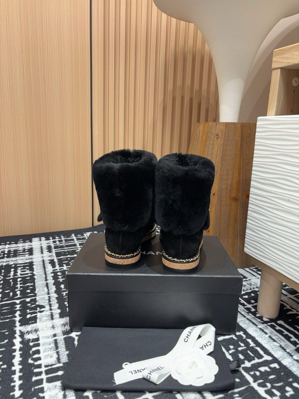 Chanel S24 Kısa Bot - Glimmer of Luxury