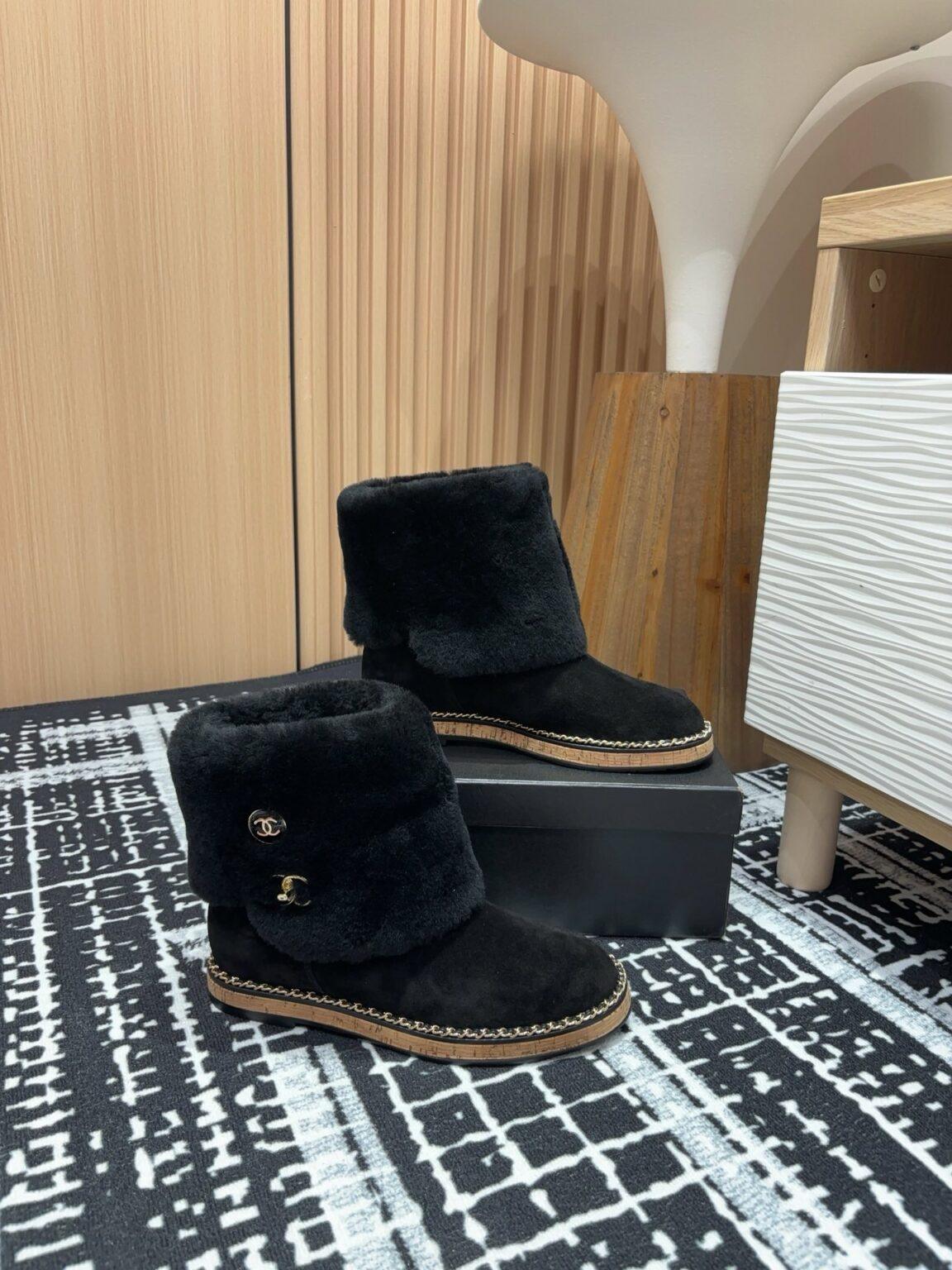 Chanel S24 Kısa Bot - Glimmer of Luxury