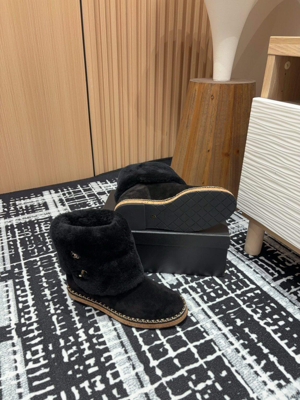 Chanel S24 Kısa Bot - Glimmer of Luxury