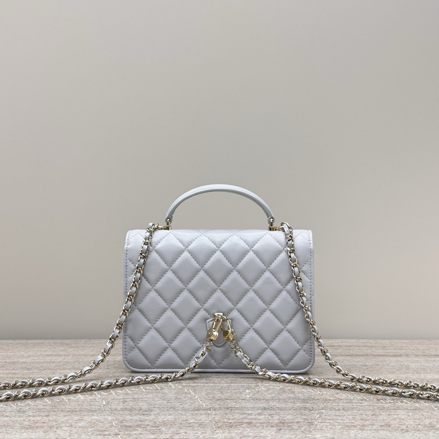 CHANEL Kadın Klasik Kapaklı Mini Çanta