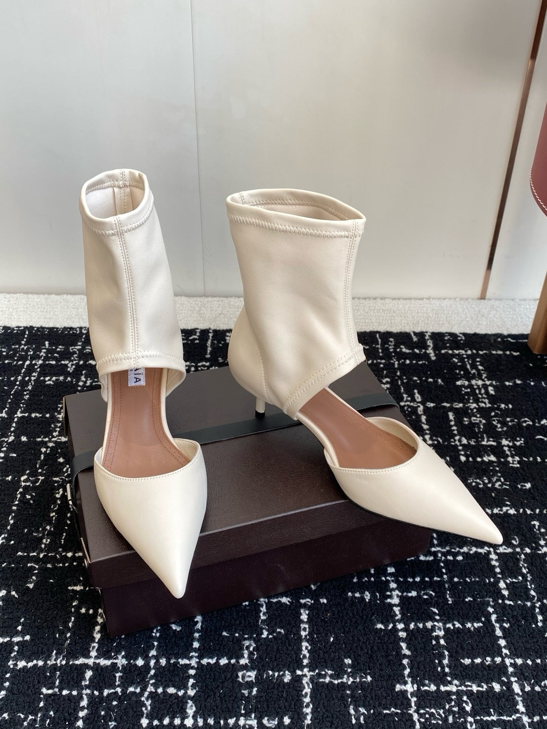 Alaia 2025/26 Flexible Leather Short Boots 