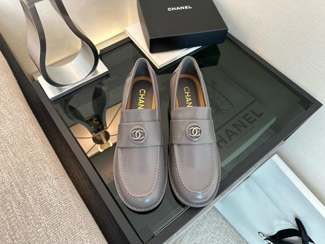 Chanel S24/25 Mokasen Dana Derisi Ayakkabı - Glimmer of Luxury