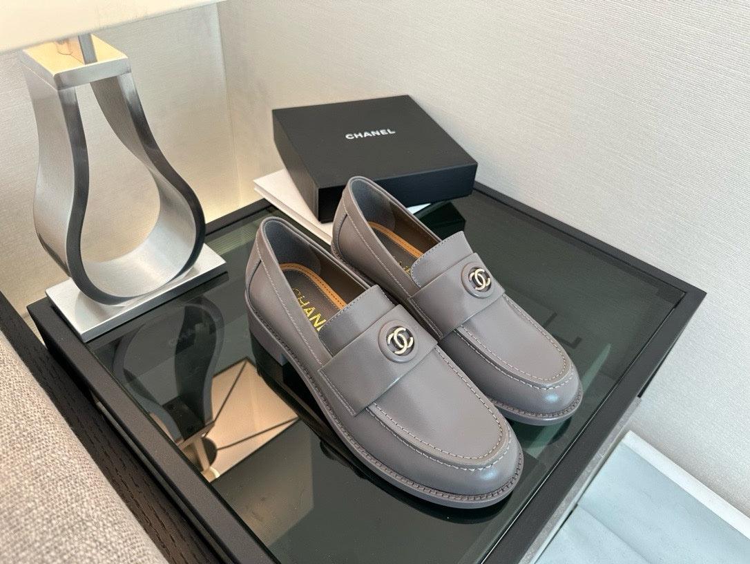 Chanel S24/25 Mokasen Dana Derisi Ayakkabı - Glimmer of Luxury