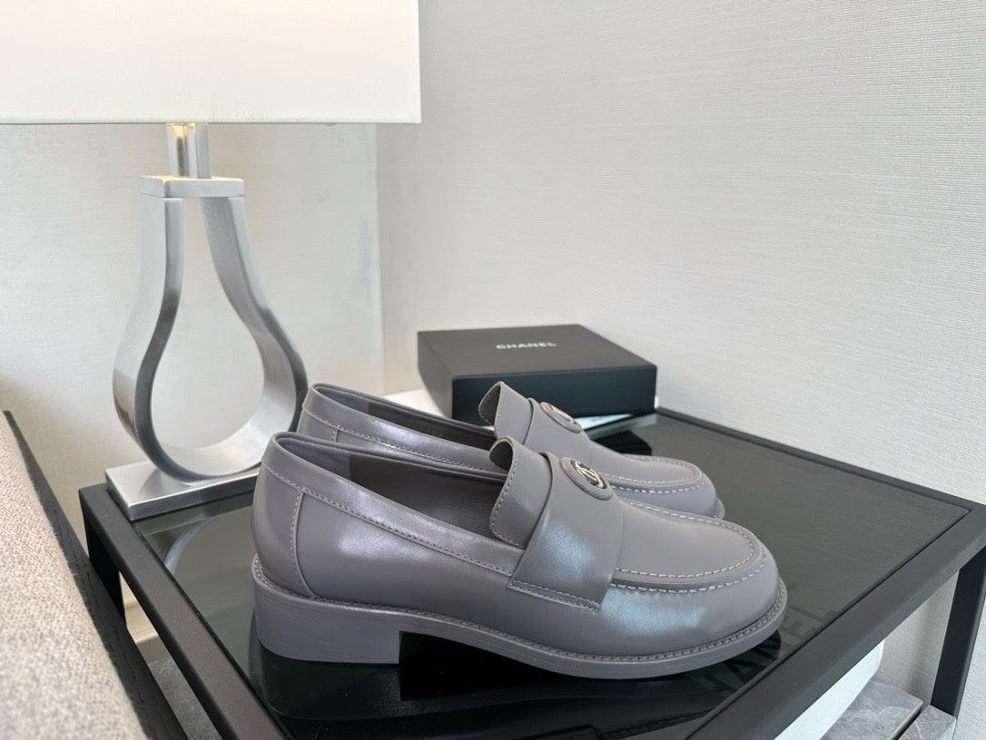 Chanel S24/25 Mokasen Dana Derisi Ayakkabı - Glimmer of Luxury