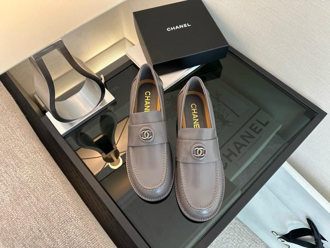 Chanel S24/25 Mokasen Dana Derisi Ayakkabı - Glimmer of Luxury