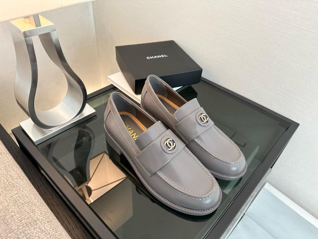 Chanel S24/25 Mokasen Dana Derisi Ayakkabı - Glimmer of Luxury